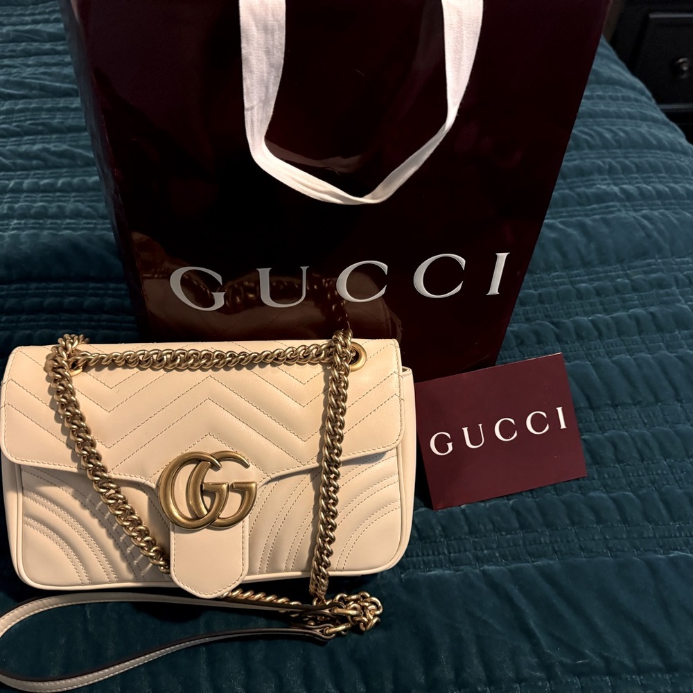 Beautiful Gucci, off-white bag. Worn a handful of times.